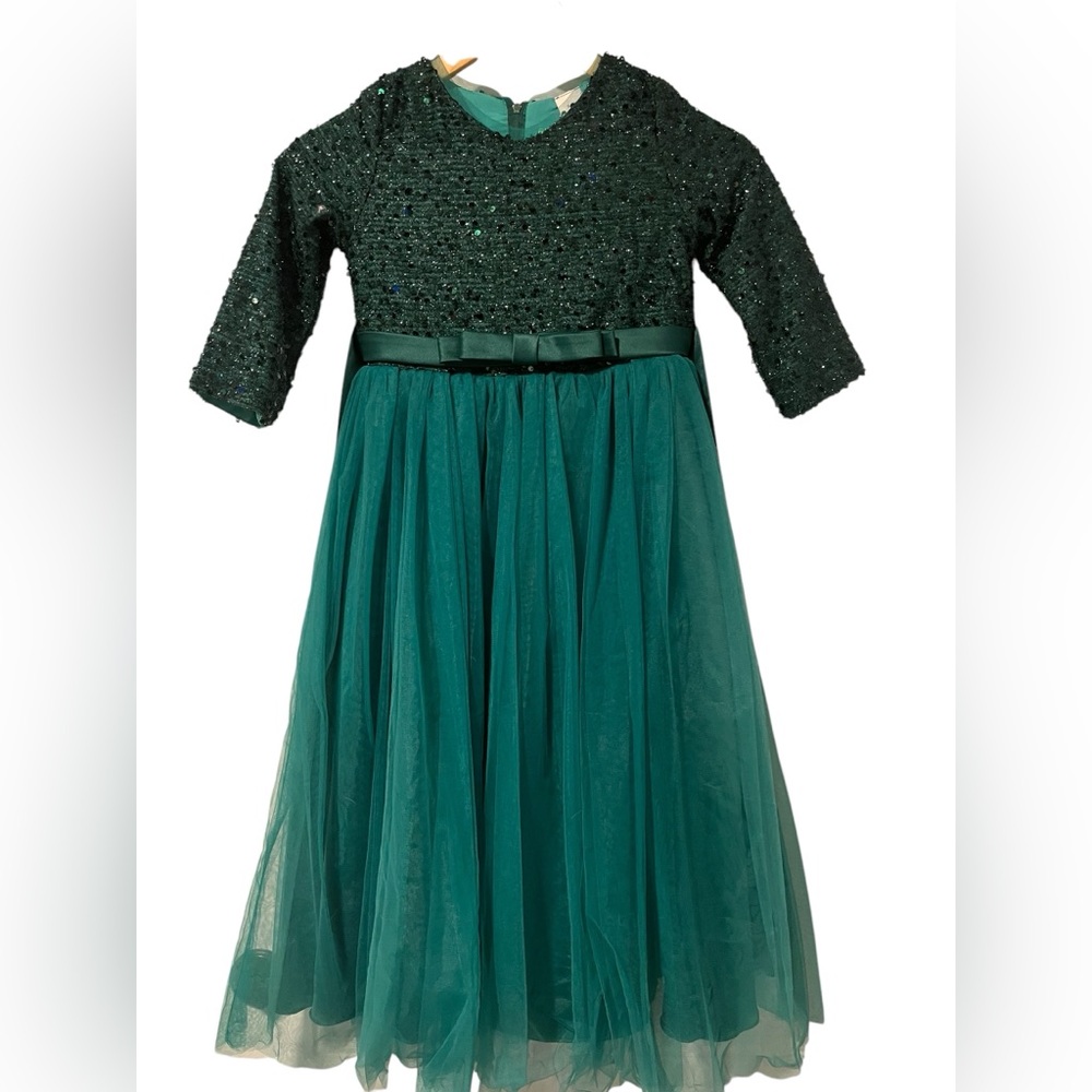 Girls formal dress. Emerald green. Size 5-6Y